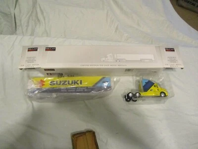 SPECCAST SUZUKI KENWORTH T2000 WITH FEATHERLITE TRAILER - Изображение 1 из 3