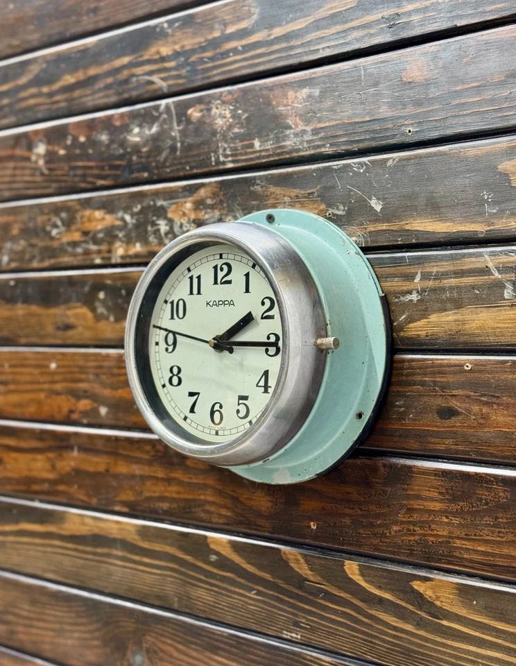 Reloj náutico Kappa de pared con decoración de cuarzo de hierro marino - Hecho en Corea Foto 1 de 4