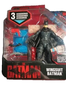Figura de acción DC Wingsuit Batman 4 pulgadas 3 accesorios tarjeta misteriosa nueva - Imagen 1 de 4