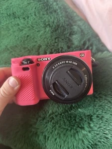 Sony A6000 + 16-50mm kit lens + tamron 35mm f/2.8 + external flash - Picture 1 of 5