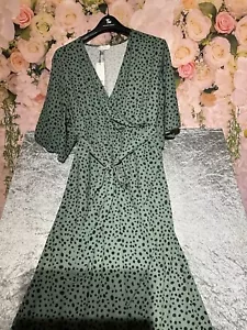 Women’s Dress By Yours Plus Size 22 BNWT Green Animal Print. A15 - Picture 1 of 3