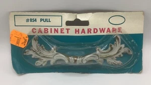Manija de hardware de gabinete 5 1/2"" blanca de lote antiguo nuevo stock antiguo-Roosevelt Long Island - Imagen 1 de 3