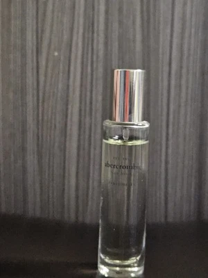 Винтажные женские духи Abercrombie & Fitch 15 0,5 унции парфюмированная вода спрей - Изображение 1 из 3