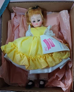 "Muñeca Madame Alexander Little Women Amy 11"" #1320 vestido amarillo en caja original" - Imagen 1 de 14