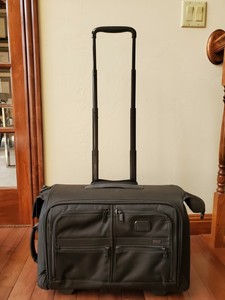 Funda portatrajes fabricación a medida impresión con logotipo