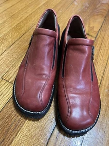 Donald J Pliner Sport Loafer Red Black Leather Bike Toe Zip Lug Sole Shoes Sz 8M - Picture 1 of 15