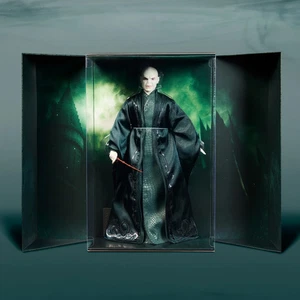 Harry Potter Design Collection - Lord Voldemort Puppe Neu in OVP1! Authentischer US-VERKÄUFER! - Bild 1 von 7