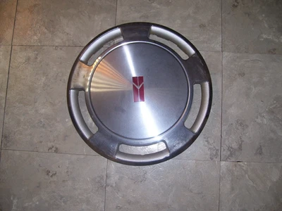 Oldsmobile Delta 88 y Ciera 1986 a 1991 tapacubos 14 pulgadas OEM Foto 1 de 3