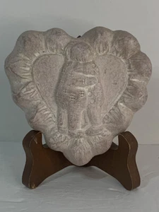 Signed Isabel Bloom Art Heart Sculpture Hugging Friends 1998 - Retired w/ Stand - Picture 1 of 4