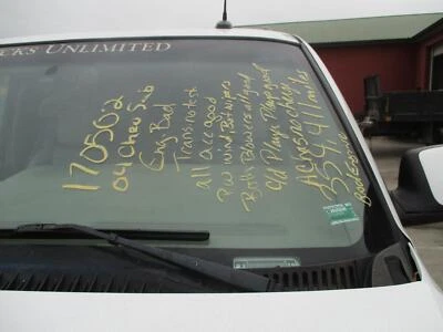 二手右尾灯总成适合:2004 年雪佛兰 Suburban 1500 右等级 A — 第 1/4 张图片