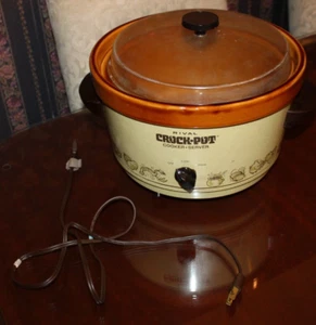 EUC VINTAGE RETRO RIVAL MODEL 3302 CROCK POT  SLOW COOKER 5 QT. HARVEST GOLD - Picture 1 of 11