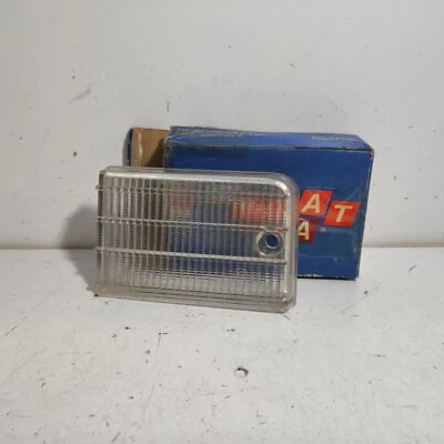 TRASPARENTE FANALINO POSTERIORE DX FIAT 127 DS - RUSTICA - 147 ORIGINALE 4440300 - Immagine 1 di 4