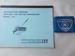 ITT MODEL 3701 INTRODUCTORY BRIEFING PORTABLE VHF/UHF-AM TRANSCEIVER - Bild 1 von 3