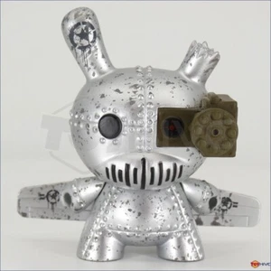 Kidrobot Dunny Art of War 2014 A-10 tank destroyer silver by Drilone 3" vinyl - Picture 1 of 2