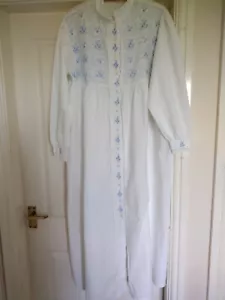 Vintage PastTimes embroidered nightdress. - Picture 1 of 5