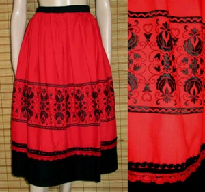 BESTICKTER ROTER TRACHTENROCK - COTTON - VINTAGE - GR. XL - Picture 1 of 1