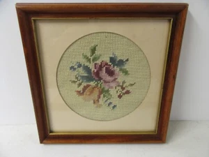 Fertige Nadelspitze Vintage 1940er Rose Floral Blumen fertig gerahmt 9 Zoll - Bild 1 von 3