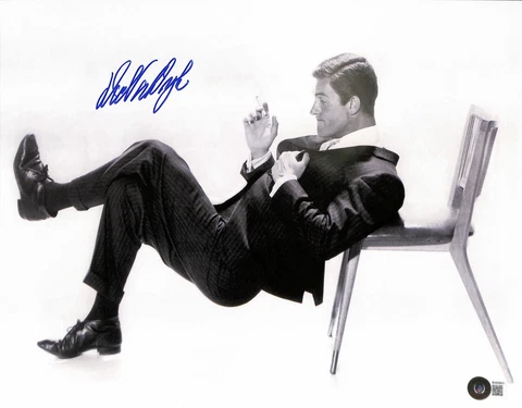 Dick Van Dyke from The Dick Van Dyke Show Signed 11X14 Photo BAS Cover