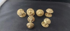 Vintage Reclaim Brass Cupboard Knobs ~ Rope Edge x 6 ( 4 larger + 2 small) - Picture 1 of 8