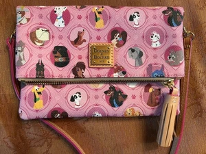 Cartera Bandolera Disney Dooney And & Bourke Rosa Perros Plegable Retirada - Imagen 1 de 4
