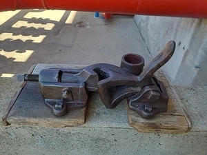 WINDMILL WATER WELL PIPE DOG PULLER Good Condition - Picture 1 of 12