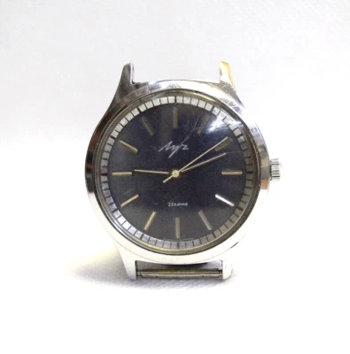 Винтажные мужские наручные часы Luch 23 драгоценности белый СССР - Изображение 1 из 4