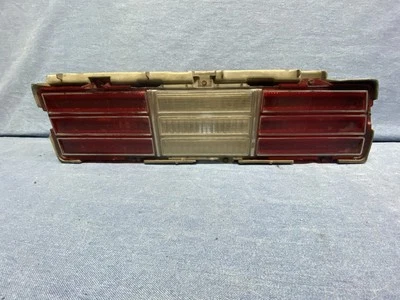 Luz trasera derecha Chevy Impala 1978 Foto 1 de 4