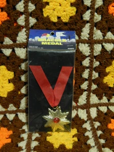 Medalla Drácula (1994) Spencer Regalos De Colección Halloween Disfraz Joyería Nuevo Antiguo Stock - Imagen 1 de 6