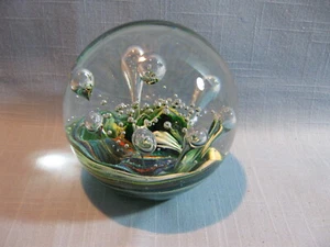 HAND BLOWN GLASS PAPERWEIGHT, CONTROLLED BUBBLES, DYNESTY GALLERY, 3.5" - Picture 1 of 12