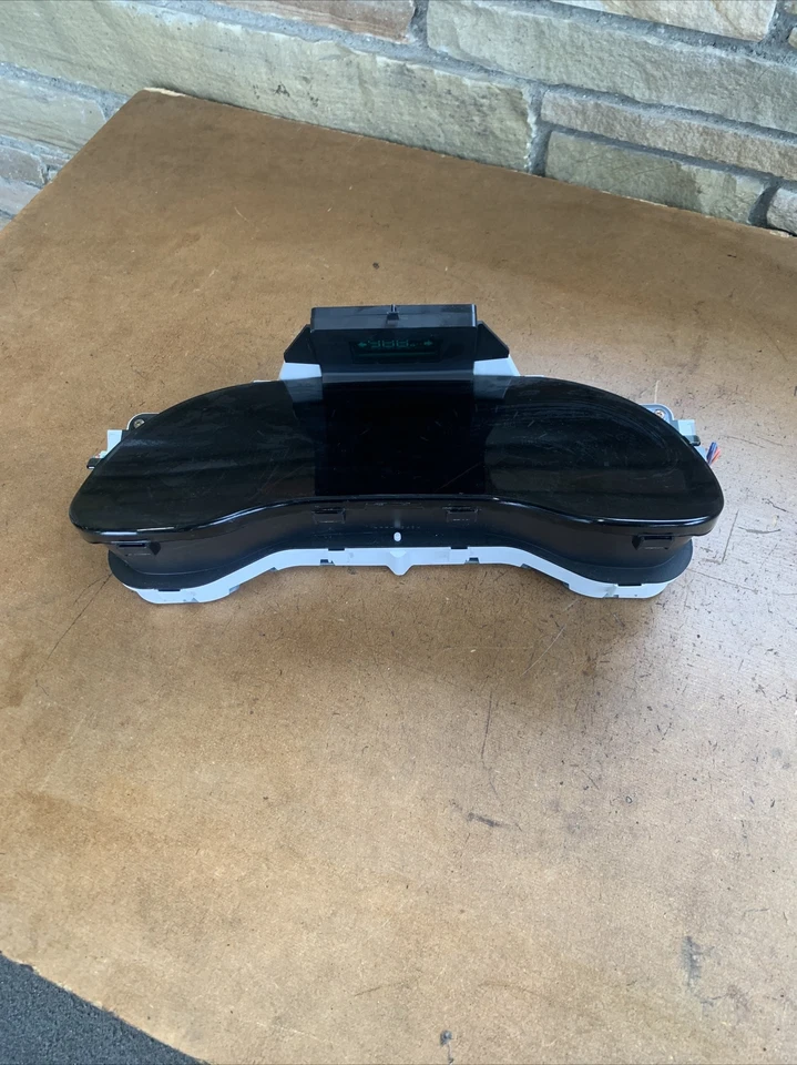 2001-2004 Cadillac DeVille velocímetro cluster fabricante de equipamento original 116K milhas - Imagem 1 de 4