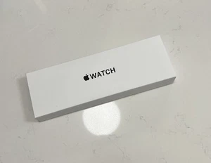 Apple Watch SE 2nd Generation GPS ONLY 40mm Starlight Sport Band S/M Perfect! - Zdjęcie 1 z 10
