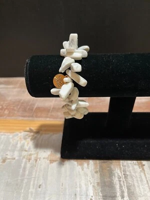 Kinsey Armelle Peppered White Howlite Chip Stretch Bracelet With Signed Charm - Image 1 of 4
