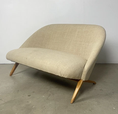"Congo” settee by Theo Ruth for Artifort Cover