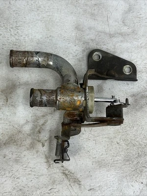 Toyota Pickup 1979-1983 2x2/4x4 válvula de control de calefacción. OEM Foto 1 de 4