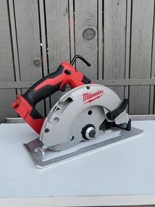 Milwaukee 2631-20 M18 Brushless 7-1/4 Kreissäge (nur Werkzeug) - Bild 1 von 3