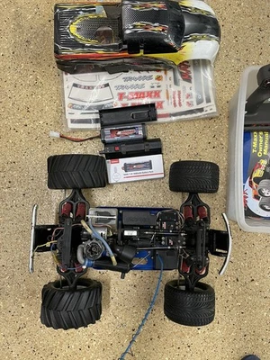 Traxxas T-Maxx RC Monster Truck 4910 - Image 1 of 4