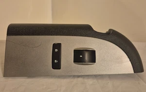 Chevy/GMC Silverado/Sierra 2007-13, pieza de interruptor de ventana de pasajero derecho 20922523 - Imagen 1 de 3