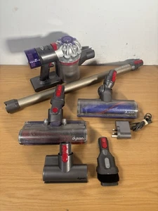 Dyson V8 Akku Staubsauger plus allem Zubehör Stecker Hartboden & Teppich - Bild 1 von 24