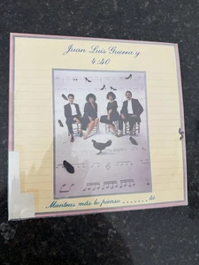 JUAN LUIS GUERRA Y 4:40 “ MIENTRAS MÁS LO PIENSO..TU 🎶 🎼VG+VINYL/ LEA !! - Photo 1/7