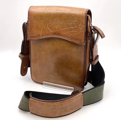 Berluti Lapti Sacoche Scritto Leather Calligraphy Shoulder Bag - Изображение 1 из 4