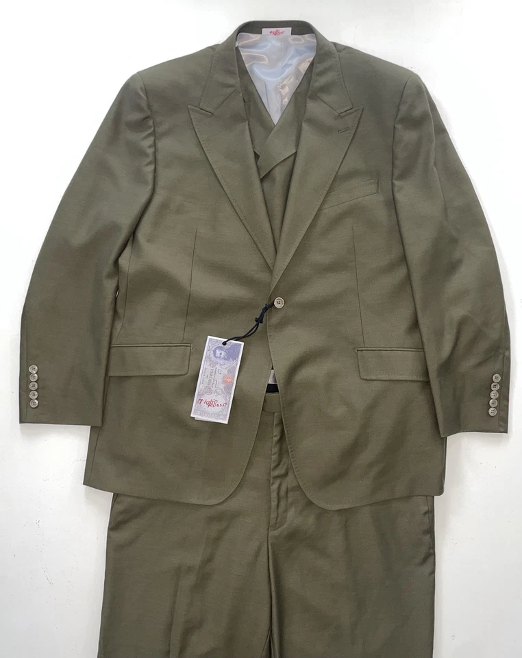 Nuevo con etiquetas Traje de 3 piezas de lana italiana Tiglio Rosso Luxe verde oliva de vacaciones para hombre talla 48 x 42 Foto 1 de 4