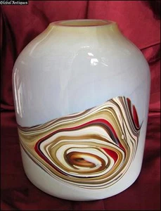 VINTAGE HAND MADE CRYSTAL GLASS ART VASE - Picture 1 of 8