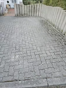 Pflaster grau und rot zu VERSCHENKEN - Bild 1 von 3