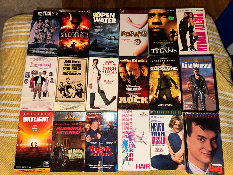 Lot of 18 Vhs Tape Classics Pretty Woman Beetlehjuice John Wayne Tom Hanks Big Foto 1 de 1