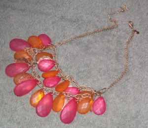Vintage Charming Charlie Goldtone Necklace With Orange & Pink Teardrops ~ 22" - Picture 1 of 2