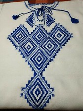 Caftan Kaftan lungo bianco con ricamo a mano azzurro Tessuto lanetta leggera