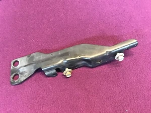 GM OEM-Fender Upper Bracket LEFT 15870422   2007-2014 GM Trucks and SUV 15870422 - Bild 1 von 7