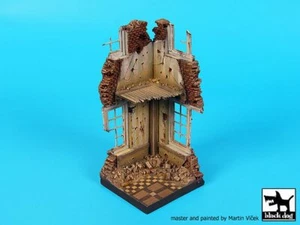 Viñeta Diorama Base D35108 Casa Esquina Sección No.7 (70x70mm) Perro Negro 1/35 - Imagen 1 de 1