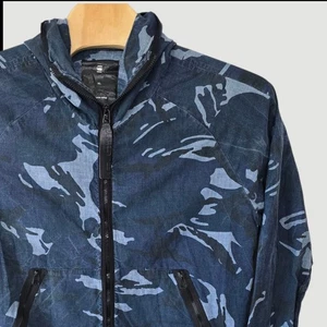Chaqueta ligera con capucha estampado camuflado XL azul cremallera frontal G Star RAW para hombre - Imagen 1 de 8