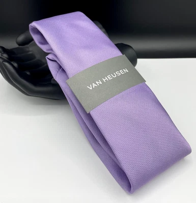Gravata de pescoço masculina VAN HEUSEN ~ Lilás ~ Sólida ~ NOVA PREÇO SUGERIDO PELO FABRICANTE: US$ 45. - Imagem 1 de 3